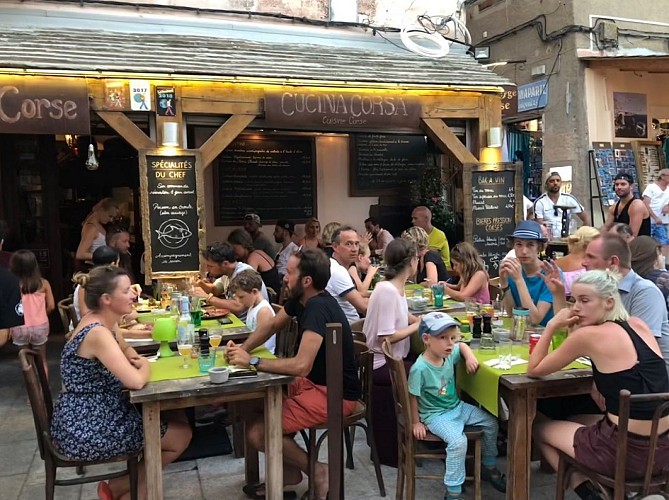 bonifacio_haute ville_restaurant_auberge corse_famille_terrasse