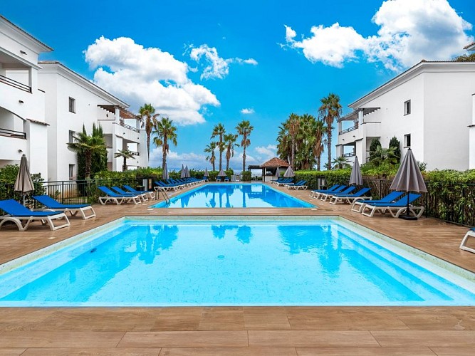 sognudirena-piscine-exterieure-commun-piscine-7