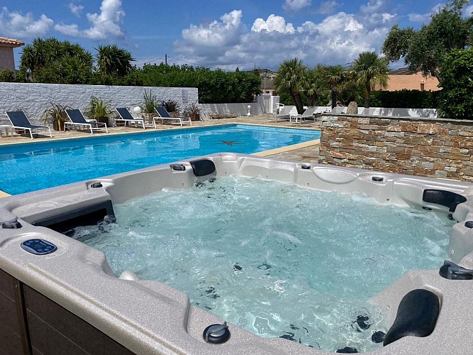 JACUZZI