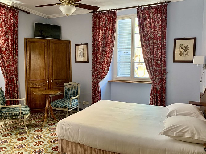 hotel-central-bastia-chambre