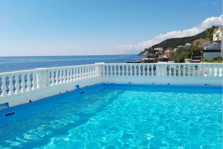 HOTEL ARIANA PISCINE