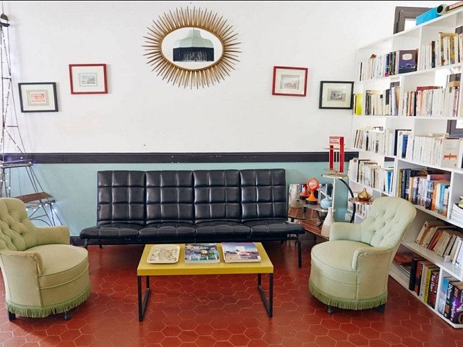 SALON