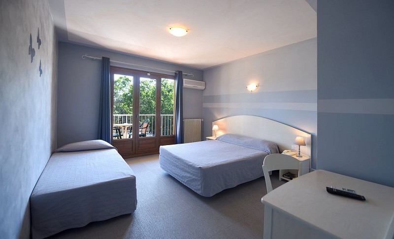 hôtel 2 étoiles piscine à Calvi en Corse