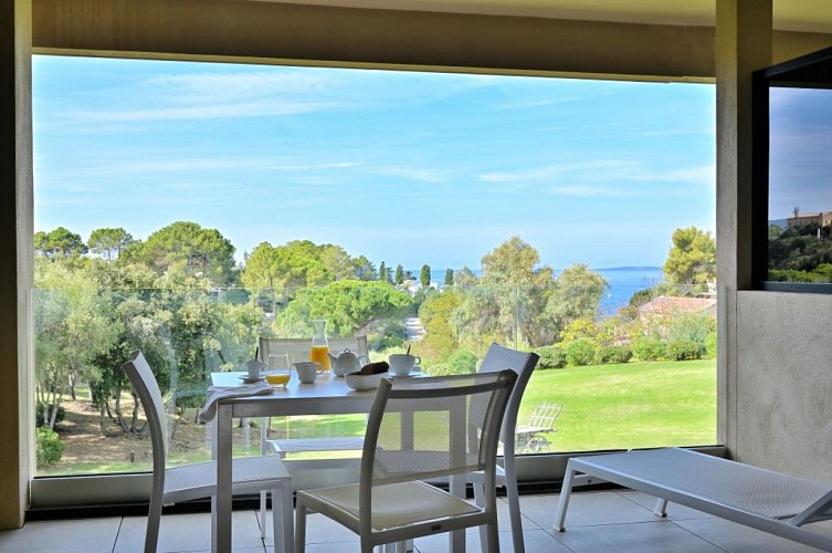 CHAMBRE-FAMILIALE-SUPERIEURE---B2---TERRASSE