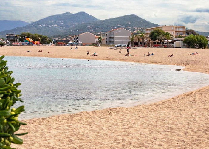 BEACH HOTEL