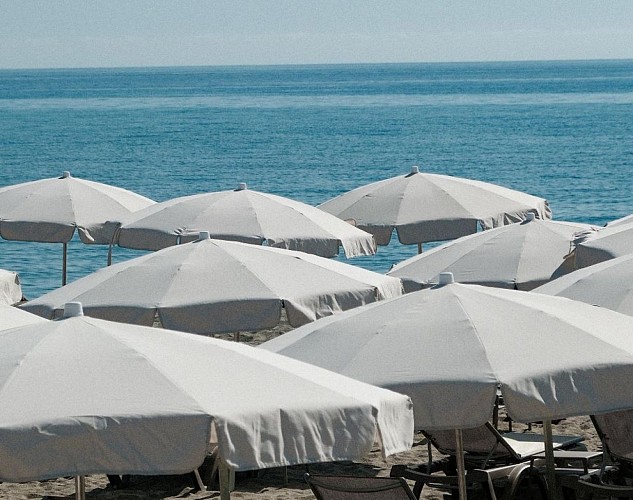 SOLE-MEOSL-parasols-50--1-