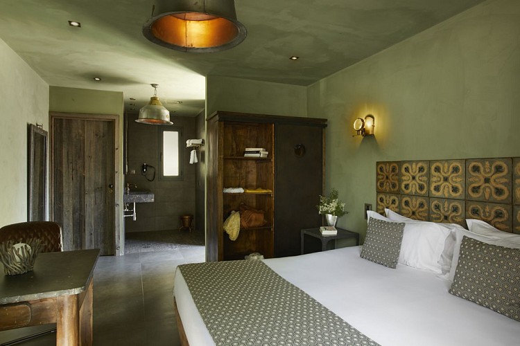 E-tre-stelle-hôtel-corsica-désor.jpg