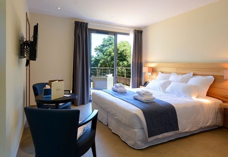 Hôtel-LE-TOMINO-chambre-charme