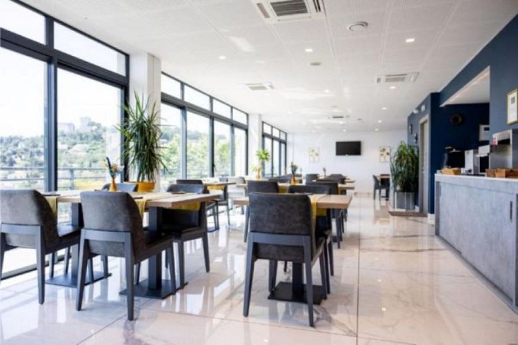 hotel-le-bastia-salle-petit-dejeuner