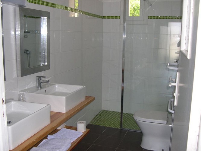 Salle-de-bain-suite-hotel-Costa-Verde