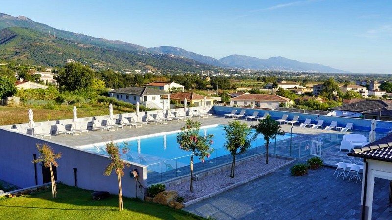 A-Torra-Day-Pool-2