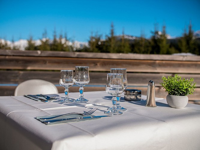 Le Spot Mont Blanc - Restaurant & Bar