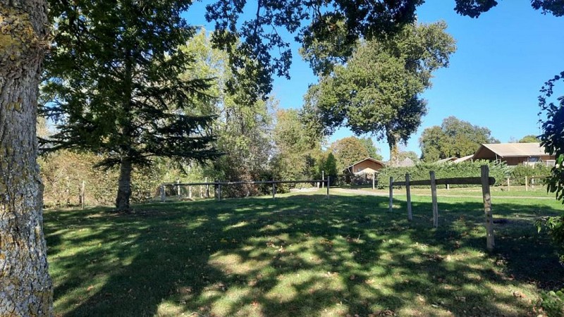 GLAMPING SAINTE-SUZANNE