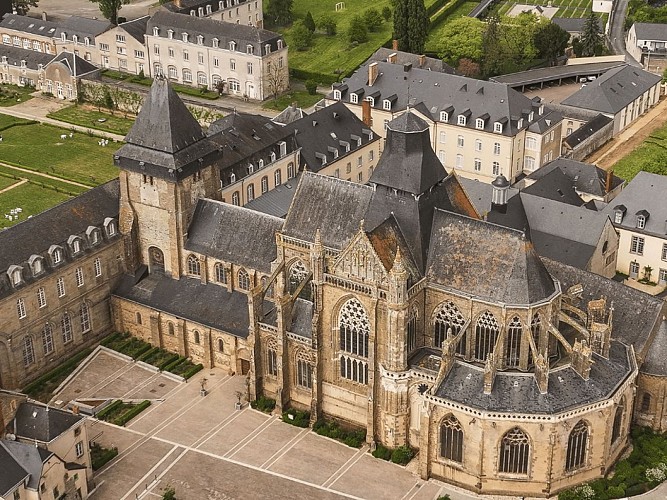 Visites guidées de la Basilique d'Evron