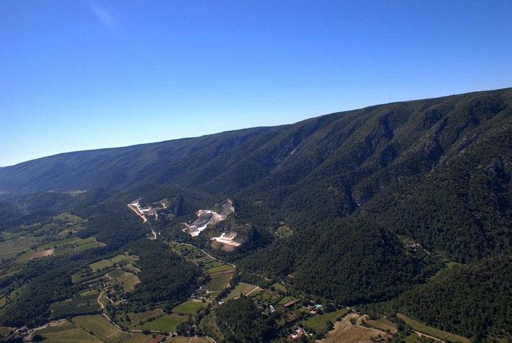 Carrières d'Oppède vue du ciel