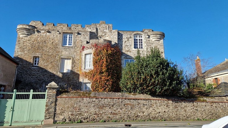 Château et ville fortifiée de Foulques Nerra