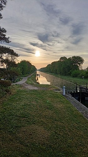 Canal de dérivation au p'tit matin