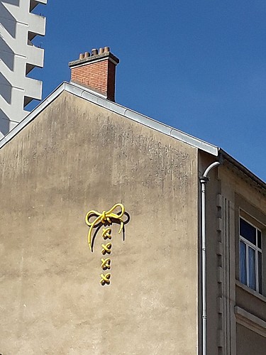 Group Hug III : Lycée Cyfflé, rue Cyfflé