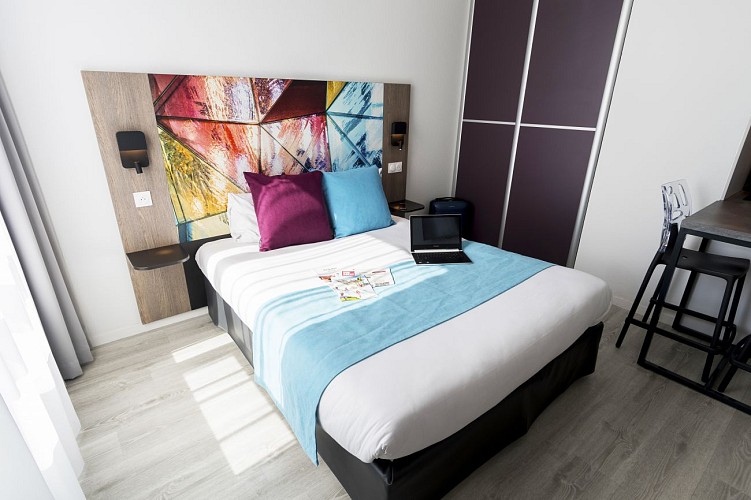 02_Mer_et_Golf_City_lac_Studio_business03