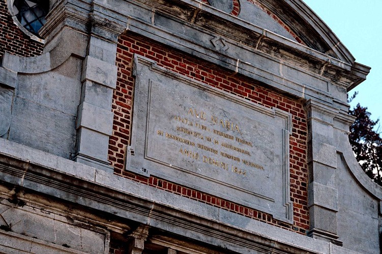 Sanctuaire Notre-Dame de la Sarte - plaque