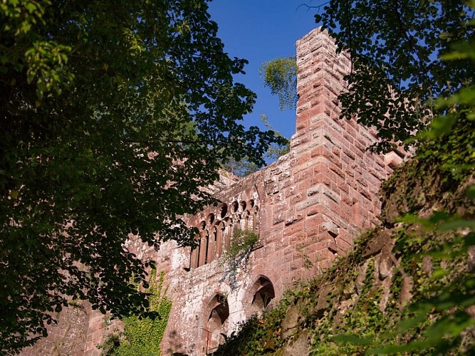 La baie du château de la Wasenbourg, vue de l'extérieur