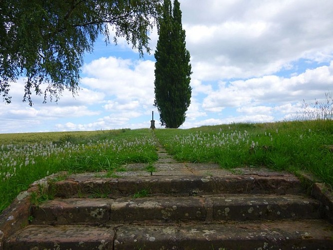 Le monument des Trois Peupliers