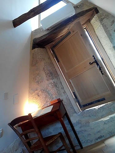 Unusual B&B Châtaignier "À la Clairière"