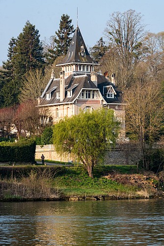 Bois-le-Roi - charming village on the banks of the Seine