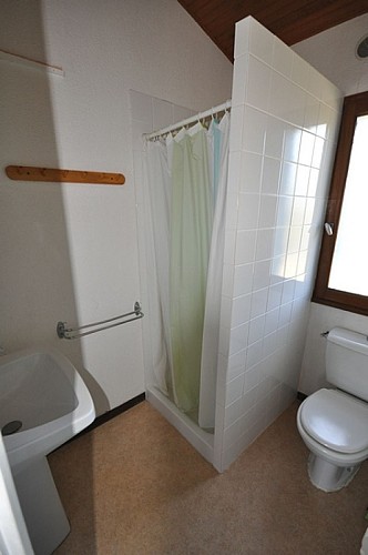 Village Vacances Le Plech Salle d'eau L'Ile en Dodon Comminges Pyrennees