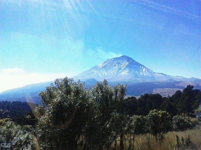 Senderismo por los senderos del volcán Ixtaccihuatl