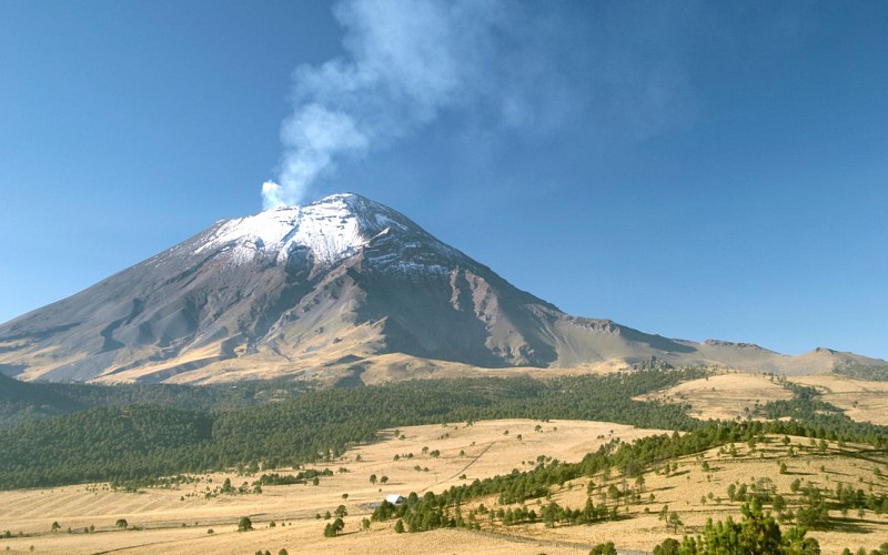 Passeggiata per i sentieri del vulcano Ixtaccihuatl