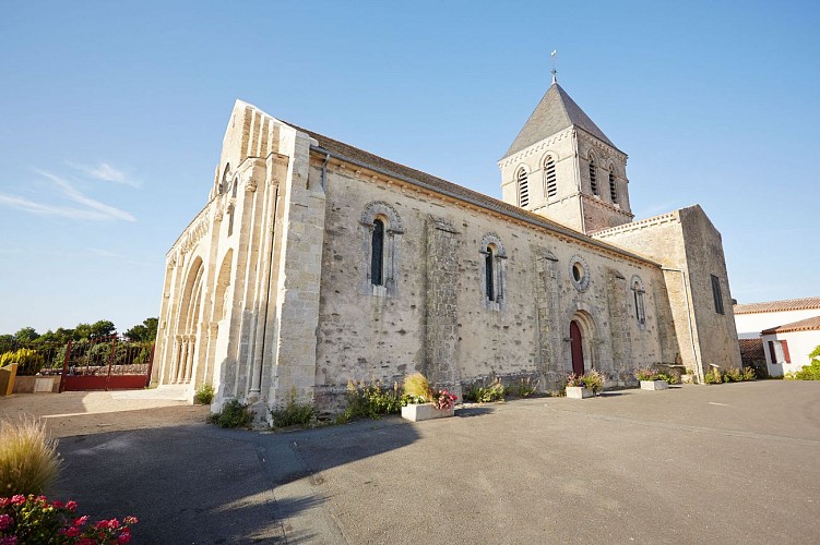 EGLISE ROMANE NOTRE DAME