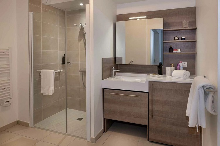 Résidence-DOMITYS-Brive-salle-de-bain