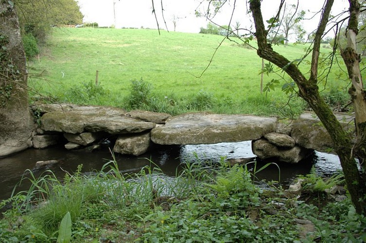 Le pont mégalithique
