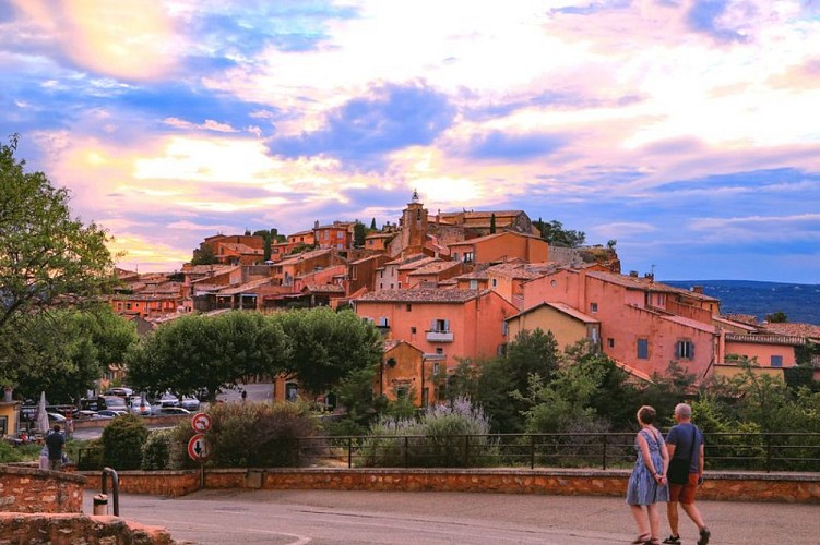 Montée du belvédère à Roussillon