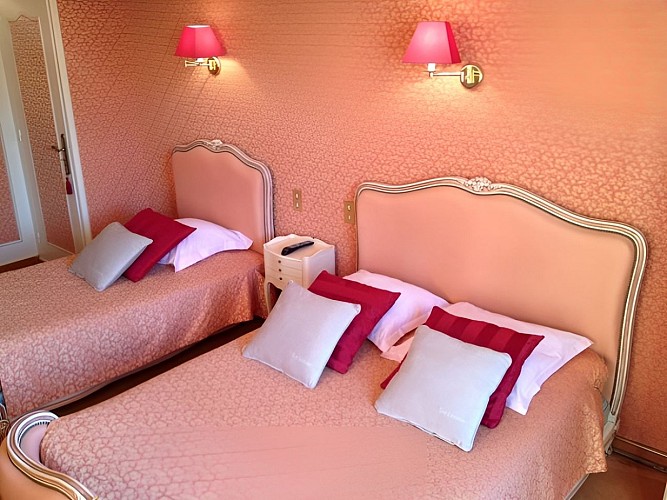 Chambre triple barbie le Moulin du Vey (3)