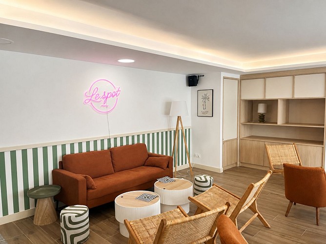 Le Spot 9