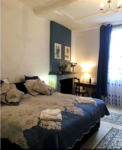 A la porte bleue