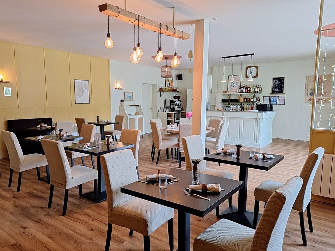 Café-restaurant "Café Nola"