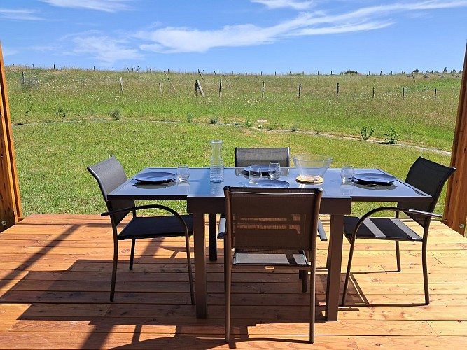 Abeilles & Etoiles - La Clairière des Etoiles - repas sur terrasse