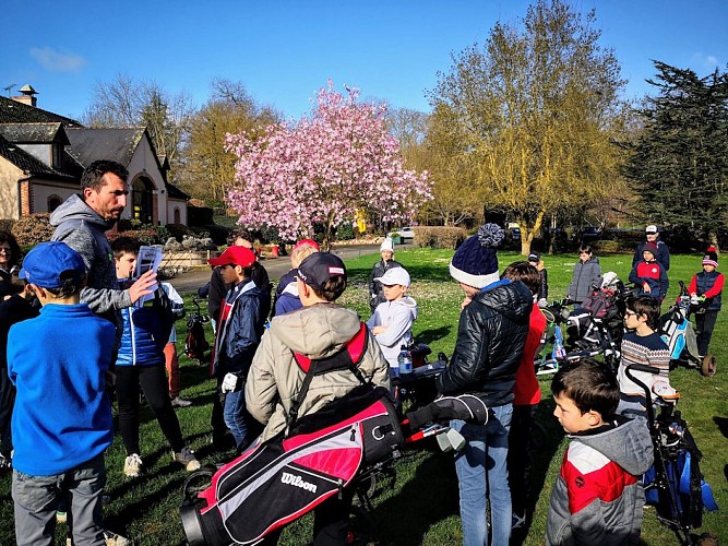 Initiation et cours de golf à l'Anjou golf de Champigné