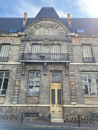 Façade des anciens établissements Byrrh