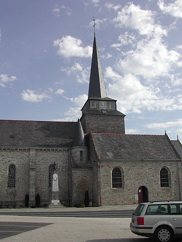 Sulniac Eglise Saint Pierre et calvaire