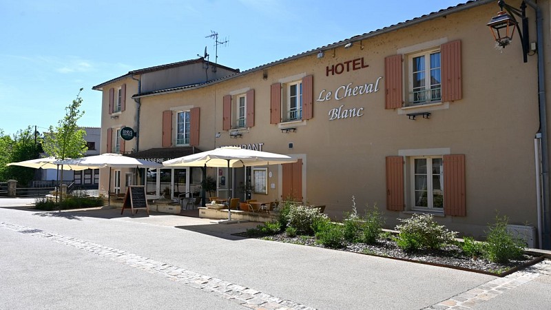 LE CHEVAL BLANC