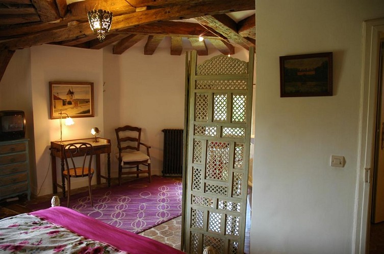 Château de Courtry - Entrée de droite dans la cour