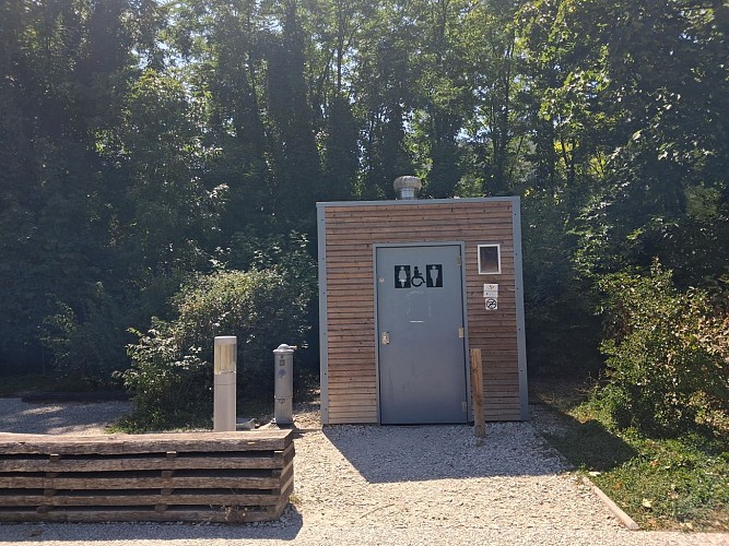 Toilettes Gorges du Sierroz