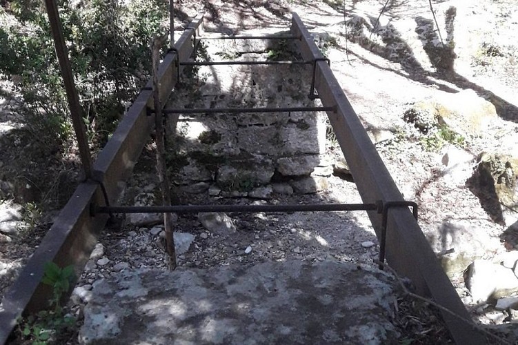 Vestige de la passerelle