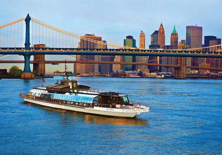 Almuerzo en crucero por New York – En barco con ventanas de vidrio