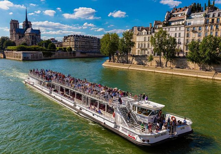 Seine River Cruise – Bateaux Mouches