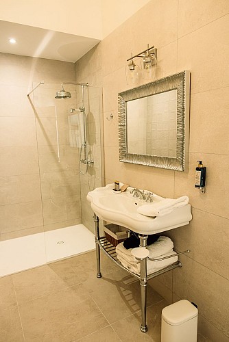 chateau-alto-cormeil-studio-fuendo274-1-6a9eb80b9b7ae719027820